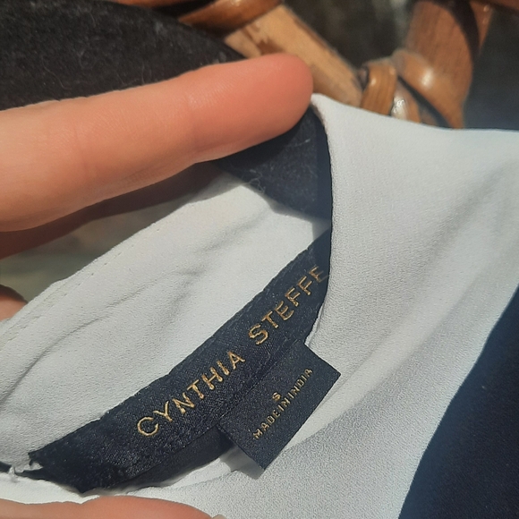 🍀3/15 Cynthia Steffe Black Short Sleeve Blouse - Picture 3 of 6